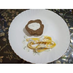 Омлет-лапша с чесночным соусом