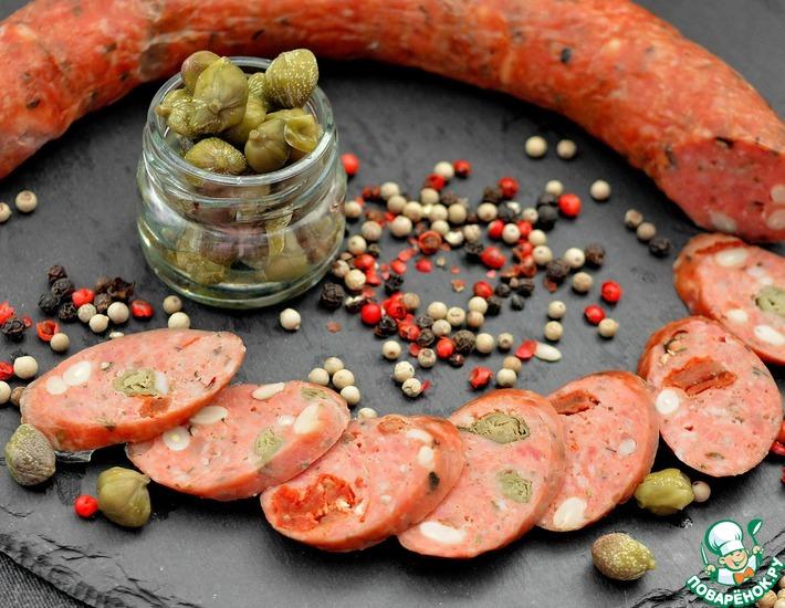 Рецепт: Колбаса с каперсами и вялеными томатами