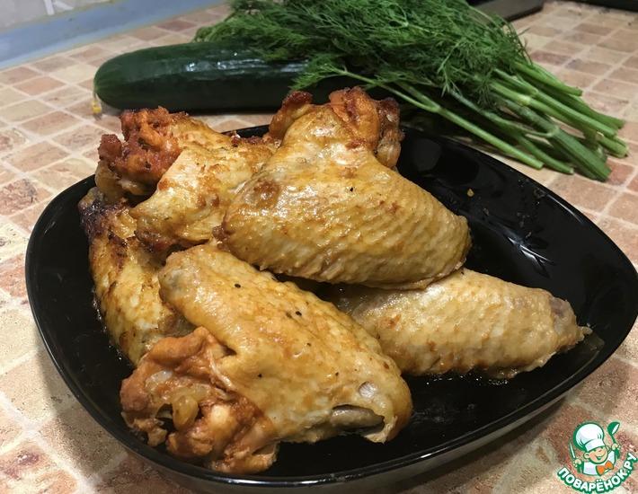Рецепт: Куриные крылышки с томатом и паприкой
