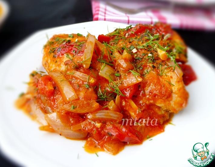 Рецепт: Курица в томатном соусе с луком