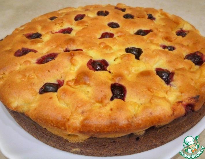 Рецепт: Двухслойный пирог с яблоками и ягодами