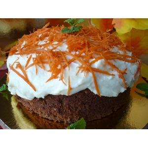 Пряный морковный пирог с кремом