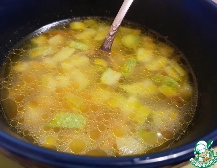 Рецепт: Легкий суп из кабачков