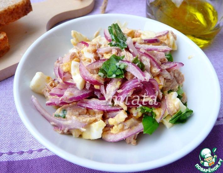 Рецепт: Салат с тунцом и яйцом
