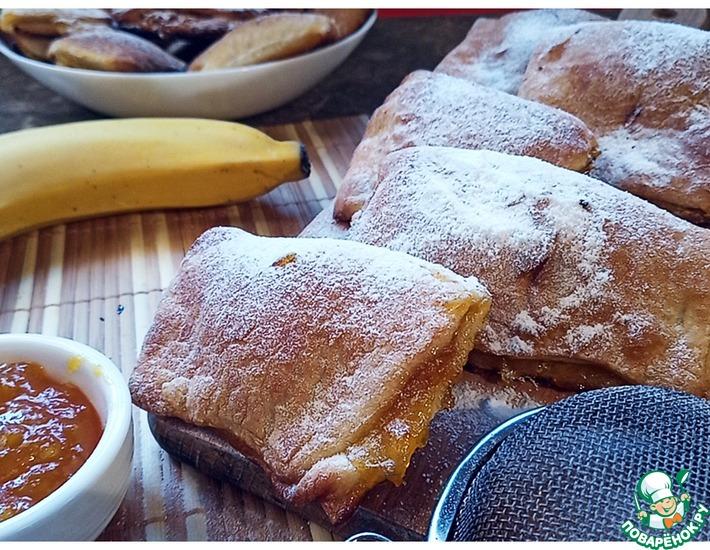 Рецепт: Слойки с апельсиновым джемом и бананом