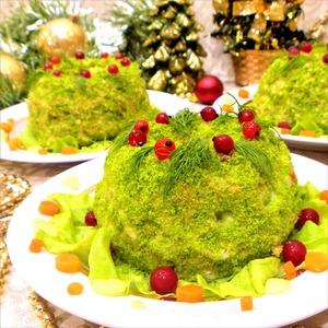 Праздничный салат с курицей и сухариками