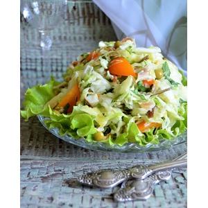Капустный салат с копчёной камбалой
