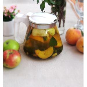 Летний чай с персиками и яблоками