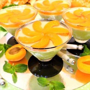 Мятная панна-котта с абрикосами в желе