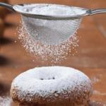 Украшение сахарной пудрой