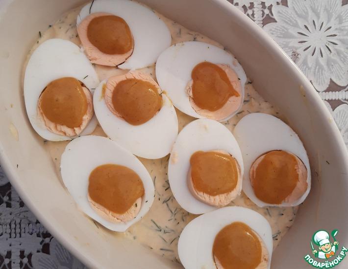 Рецепт: Вареные яйца под соусом из хрена