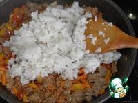 Овощи с фаршем и рисом на сковороде ингредиенты