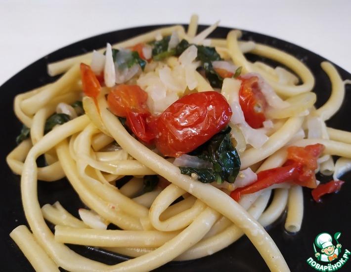 Рецепт: Спагетти с черри и шпинатом