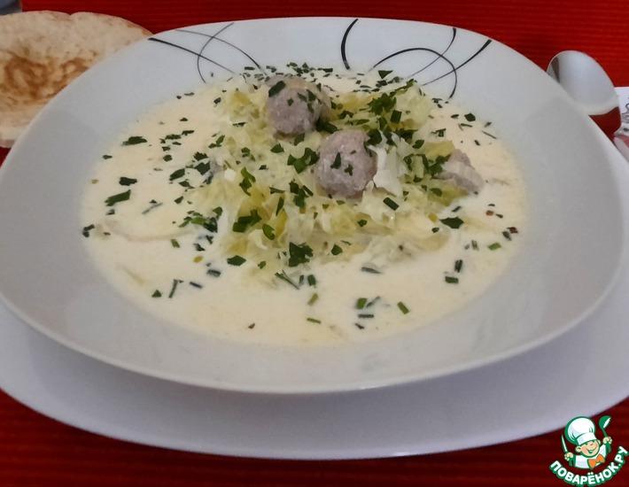 Рецепт: Сливочный суп с капустой и фрикадельками