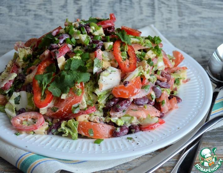 Рецепт: Овощной салат с фасолью и сыром