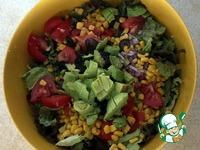 Краснолистовой салат с помидорами и кукурузой ингредиенты