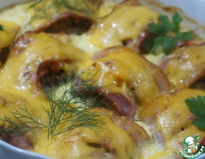 Рецепт: Шампиньоны, фаршированные лососем, в сливочно-сырном соусе