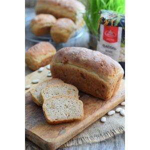 Хлеб фасолевый с луком и орехами