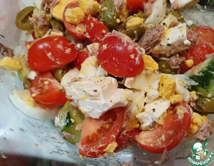 Рецепт: Простой и вкусный салат с тунцом