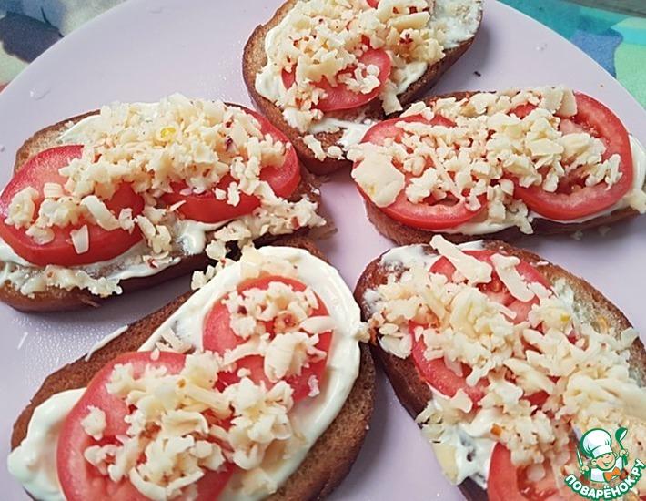 Рецепт: Бутерброды с сыром и помидорами