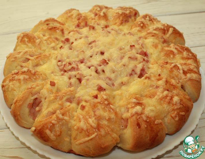 Рецепт: Дрожжевой пирог с ветчиной и сыром