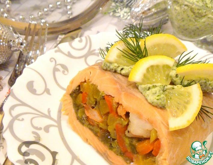 Рецепт: Рулет из лосося с креветками и овощами