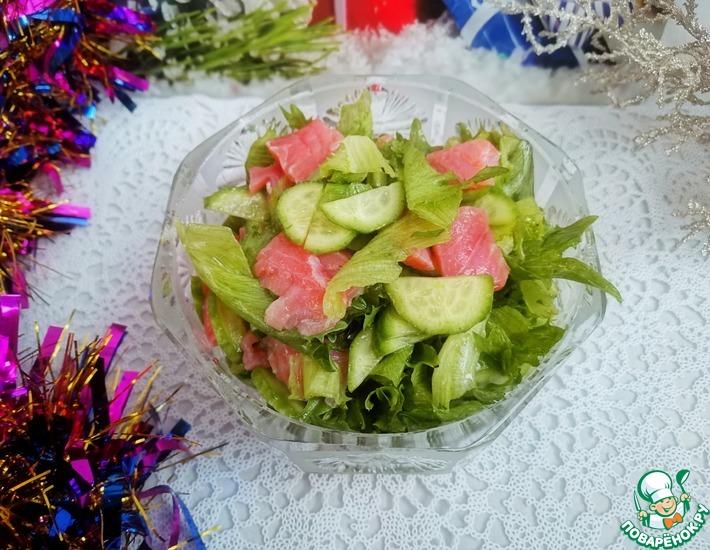 Рецепт: Зелёный салат с сёмгой