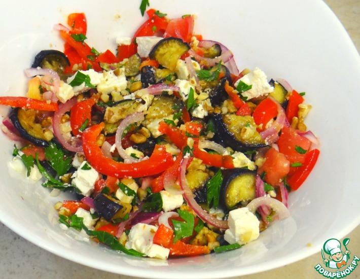 Рецепт: Салат с баклажанами и свежими овощами