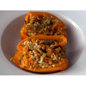 Перец, фаршированный овощами со вкусом фенхеля