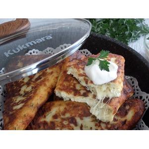 Картофельные пирожки с укропом и сыром