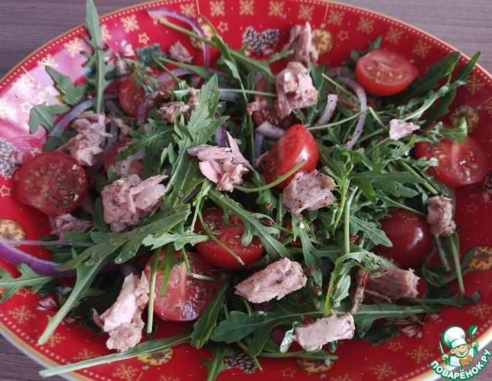 Рецепт: Лёгкий салат из рукколлы и тунца
