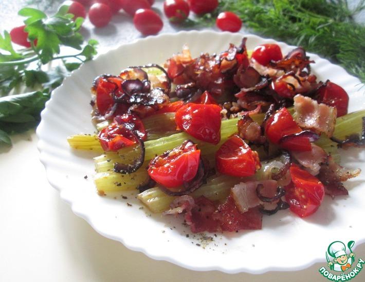 Рецепт: Сельдерей, запеченный с помидорами и беконом