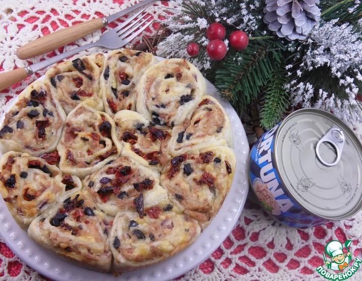 Рецепт: Пирог с тунцом и маслинами