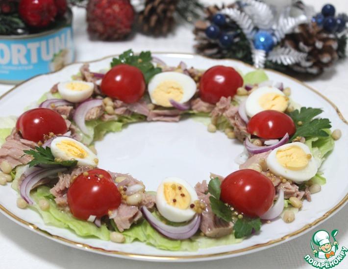 Рецепт: Салат Рождественский венок с тунцом