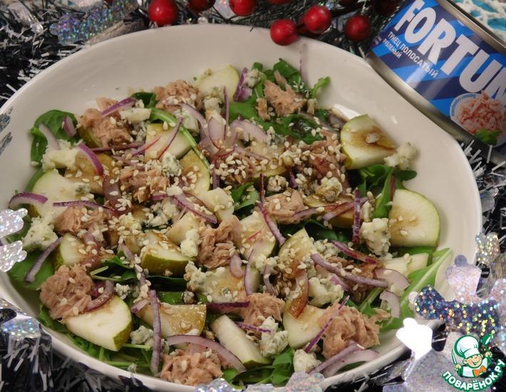 Рецепт: Салат с тунцом и грушей