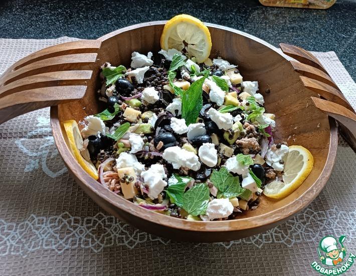 Рецепт: Салат из черной чечевицы с тунцом