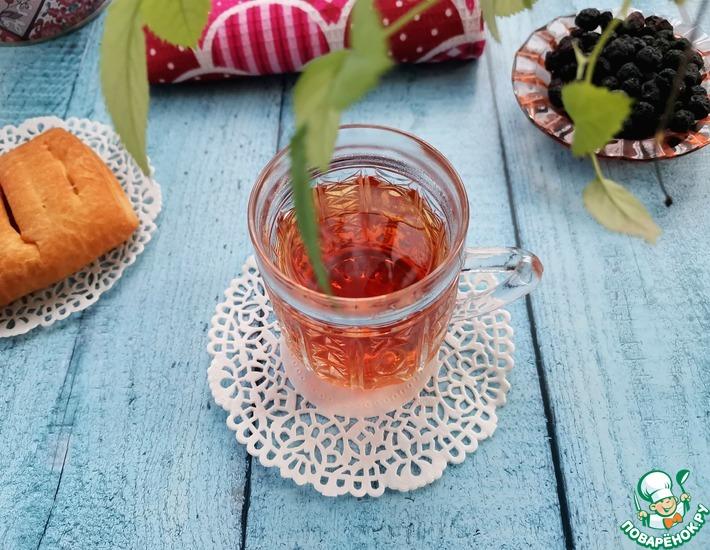 Рецепт: Чай с цукатами из черноплодной рябины