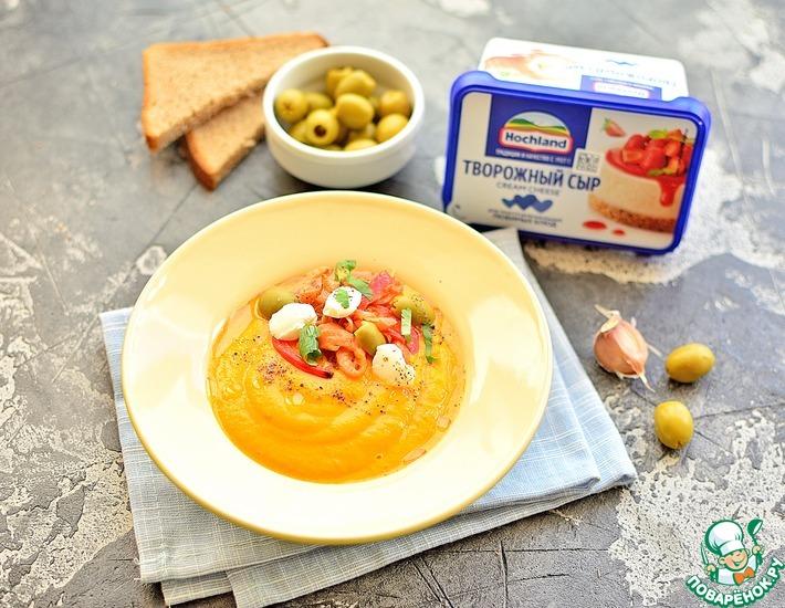 Рецепт: Тыквенный крем-суп с форелью и творожным сыром