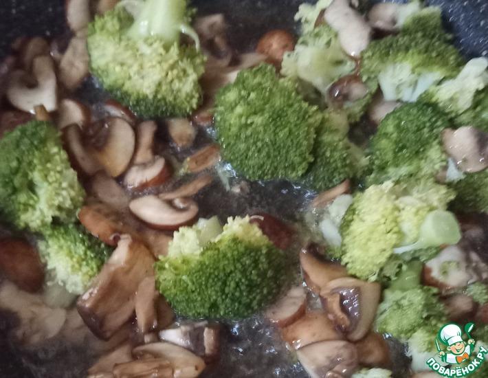 Рецепт: Жаркое из брокколи и грибов