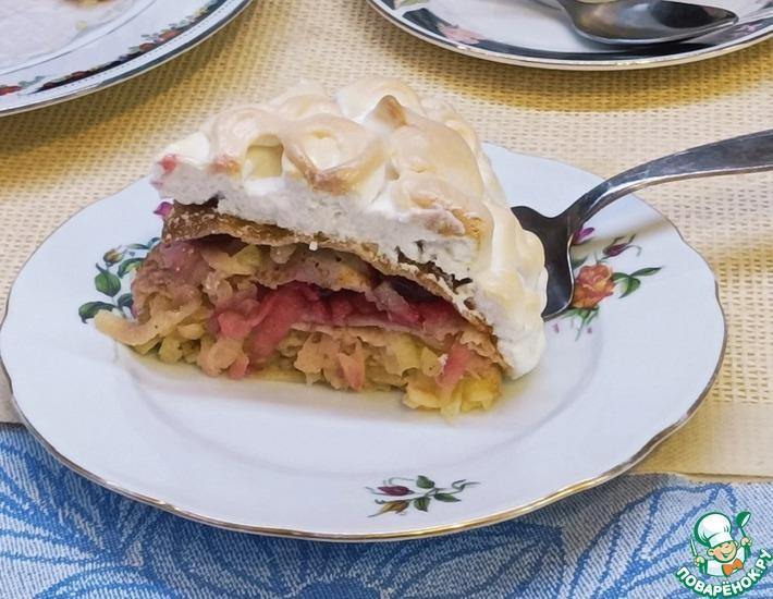 Рецепт: Блинный пирог с яблоками и меренгой