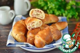 Рецепт: Рогалики с копчёной грудинкой и сыром