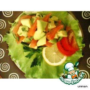Рецепт: Салат из авокадо и форели
