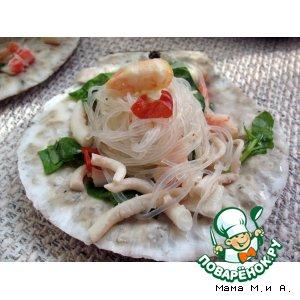 Рецепт: Острый тайский салат с морепродуктами «Побережье»