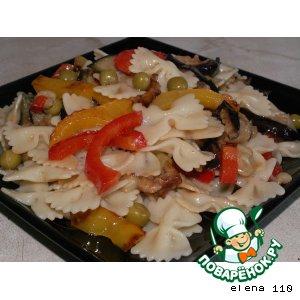Рецепт: Горячий салат из овощей с макаронами "Белые ночи"