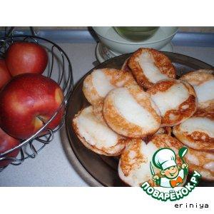 Рецепт: Сырники с яблоками