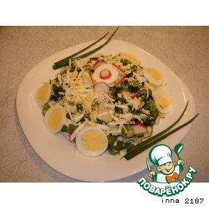 Рецепт: Весенний салат из редиса со шпинатом