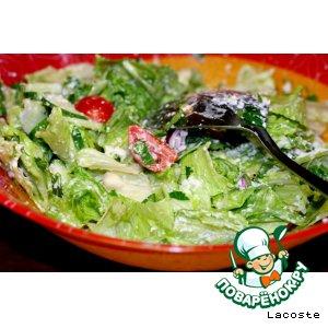 Рецепт: Зеленый салат с сырной заправкой