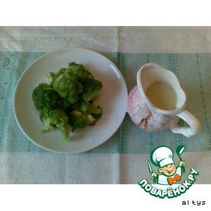 Рецепт: Отварная капуста брокколи с соусом
