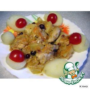 Рецепт: Курица в морковно-клюквенном соусе с яблоком