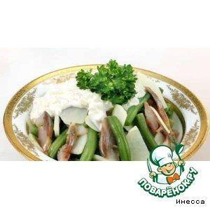 Рецепт: Салат с сельдью и зеленой фасолью